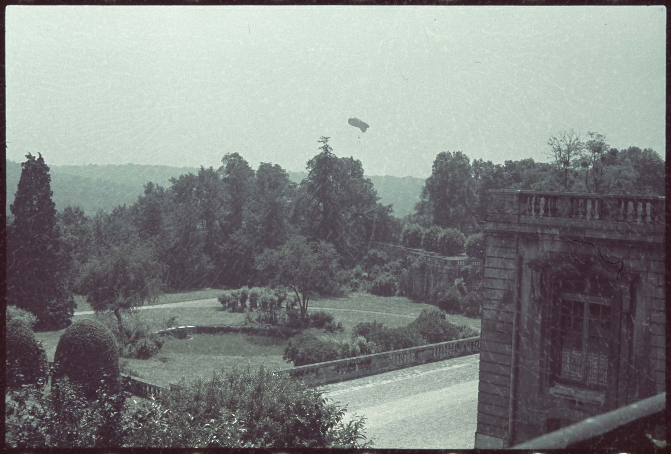 Ballon captif survolant l’observatoire