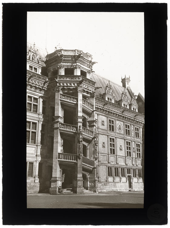 Aile François Ier :  escalier d’honneur