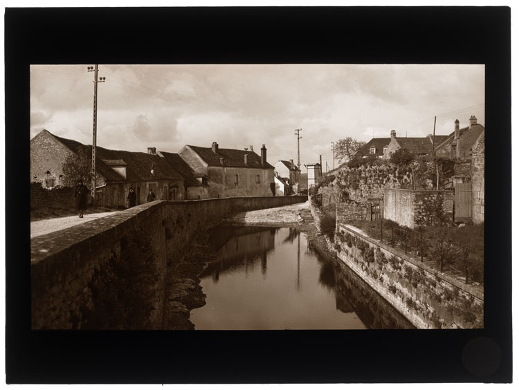 Chemin de ronde à l’est : abreuvoir