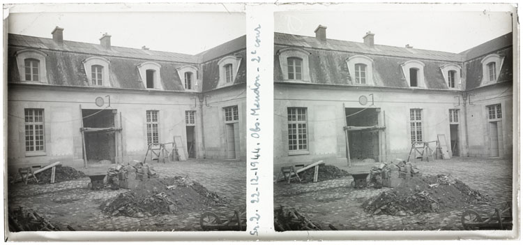 Deuxième cour des laboratoires en travaux