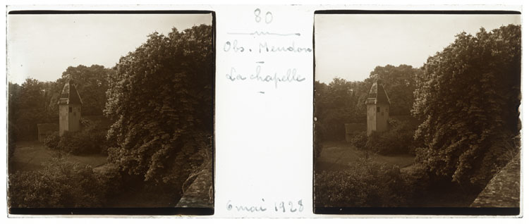 Chapelle et grand marronnier en fleurs