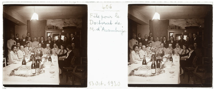 Fête organisée en l’honneur du doctorat de Lucien d’Azambuja : personnel de l’observatoire autour d’un table