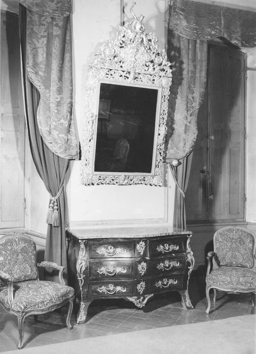 commode ; glace ; fauteuils - © Ministère de la Culture (France), Médiathèque du patrimoine et de la photographie, diffusion RMN-GP