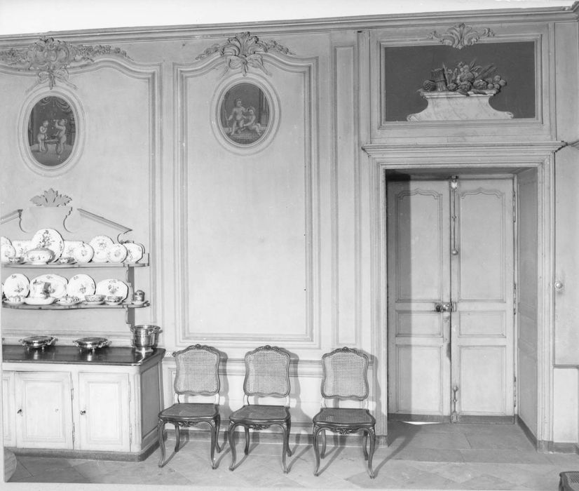 décor intérieur, tableaux (médaillon) : enfants - © Ministère de la Culture (France), Médiathèque du patrimoine et de la photographie, diffusion RMN-GP