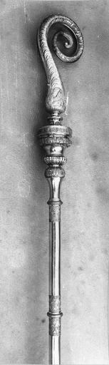 crosse pastorale de Monseigneur de Dreux-Brézé, argent, 19e siècle, vue de la partie supérieure - © Ministère de la Culture (France), Médiathèque du patrimoine et de la photographie (objets mobiliers), tous droits réservés