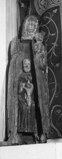 statue : Vierge ouvrante trinitaire, bois, 14e siècle, présentée ouverte laissant voir un Christ en croix - © Ministère de la Culture (France), Médiathèque du patrimoine et de la photographie (objets mobiliers), tous droits réservés