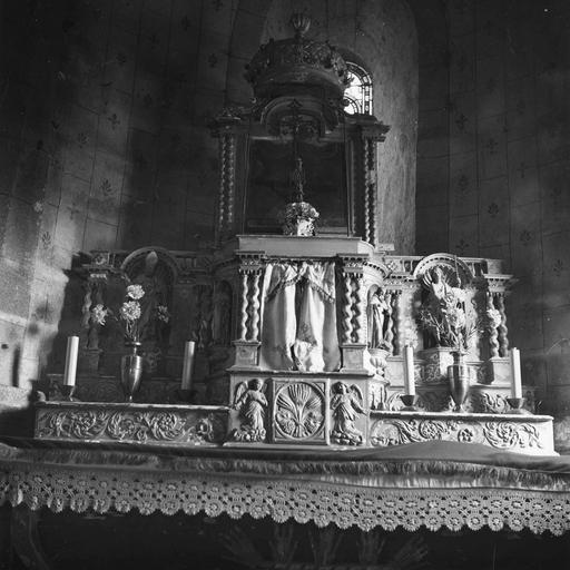 retable du maître-autel, bois sculpté et doré, 17e siècle - © Ministère de la Culture (France), Médiathèque du patrimoine et de la photographie (objets mobiliers), tous droits réservés