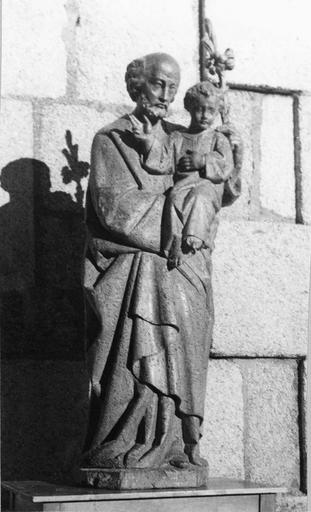 statue : saint Joseph et l'Enfant Jésus, bois ciré, 18e siècle, vue de face - © Ministère de la Culture (France), Médiathèque du patrimoine et de la photographie (objets mobiliers), tous droits réservés