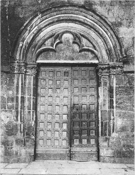 vantaux des portes latérales, vue générale