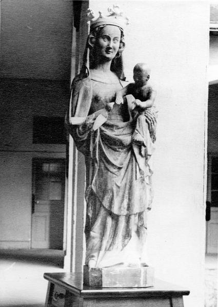 statue : Vierge à l'enfant, vue générale - © Ministère de la Culture (France), Médiathèque du patrimoine et de la photographie (objets mobiliers), tous droits réservés