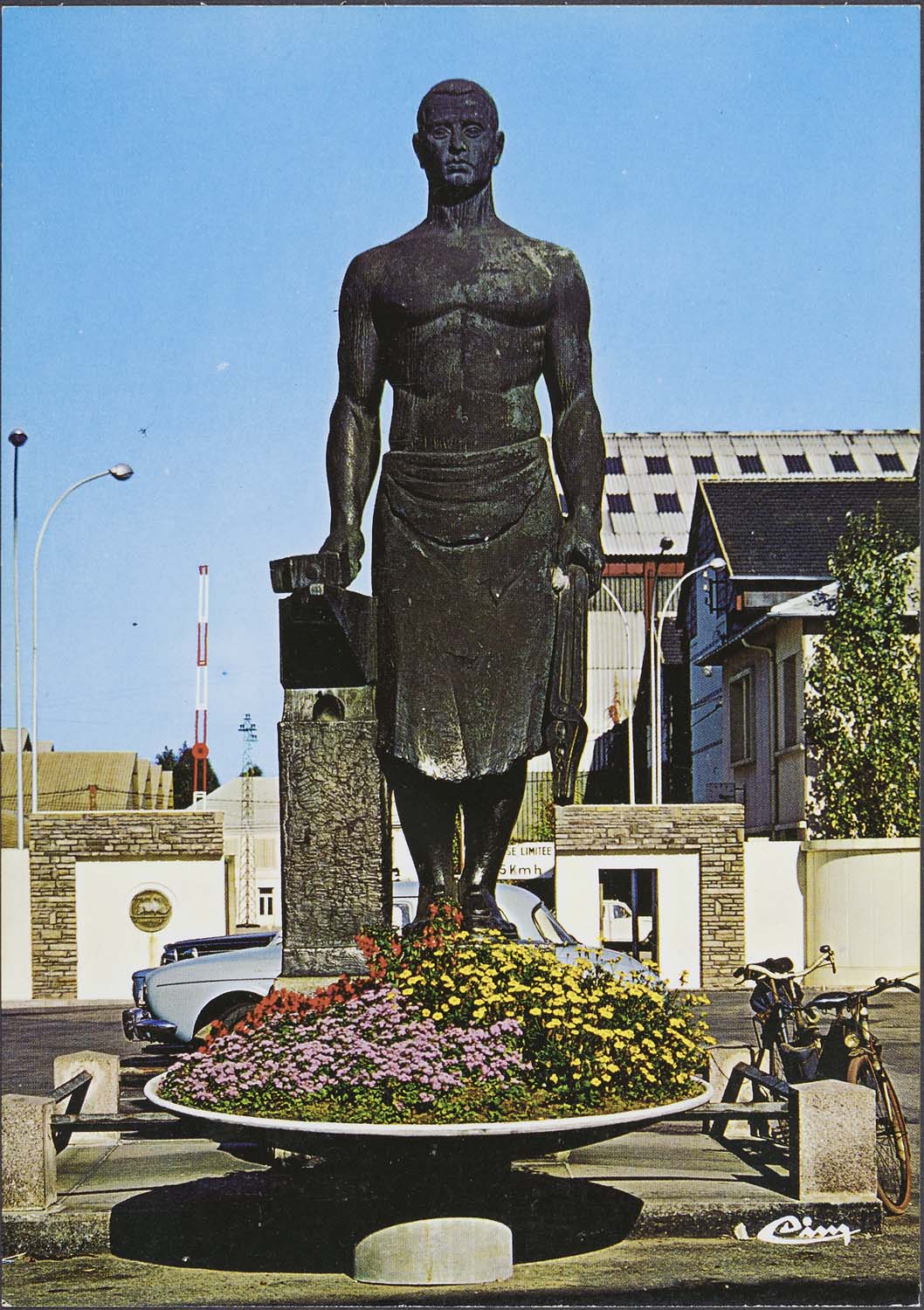 statue : forgeron (le), vue générale