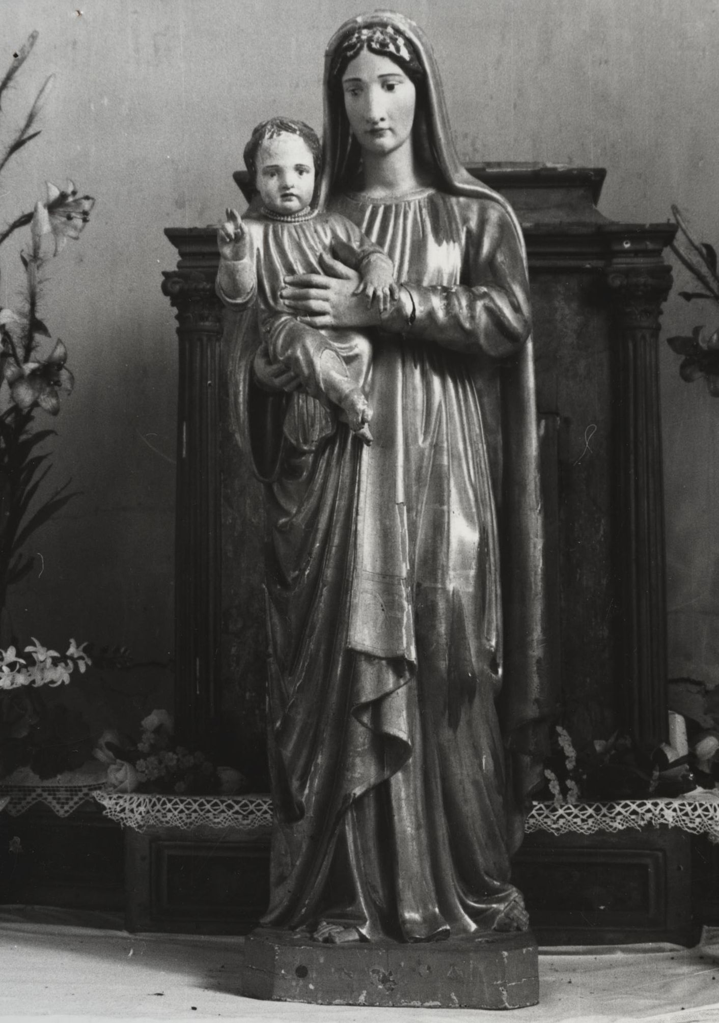 statue : Vierge à l’enfant, vue générale - © Ministère de la Culture (France), Médiathèque du patrimoine et de la photographie, diffusion RMN-GP