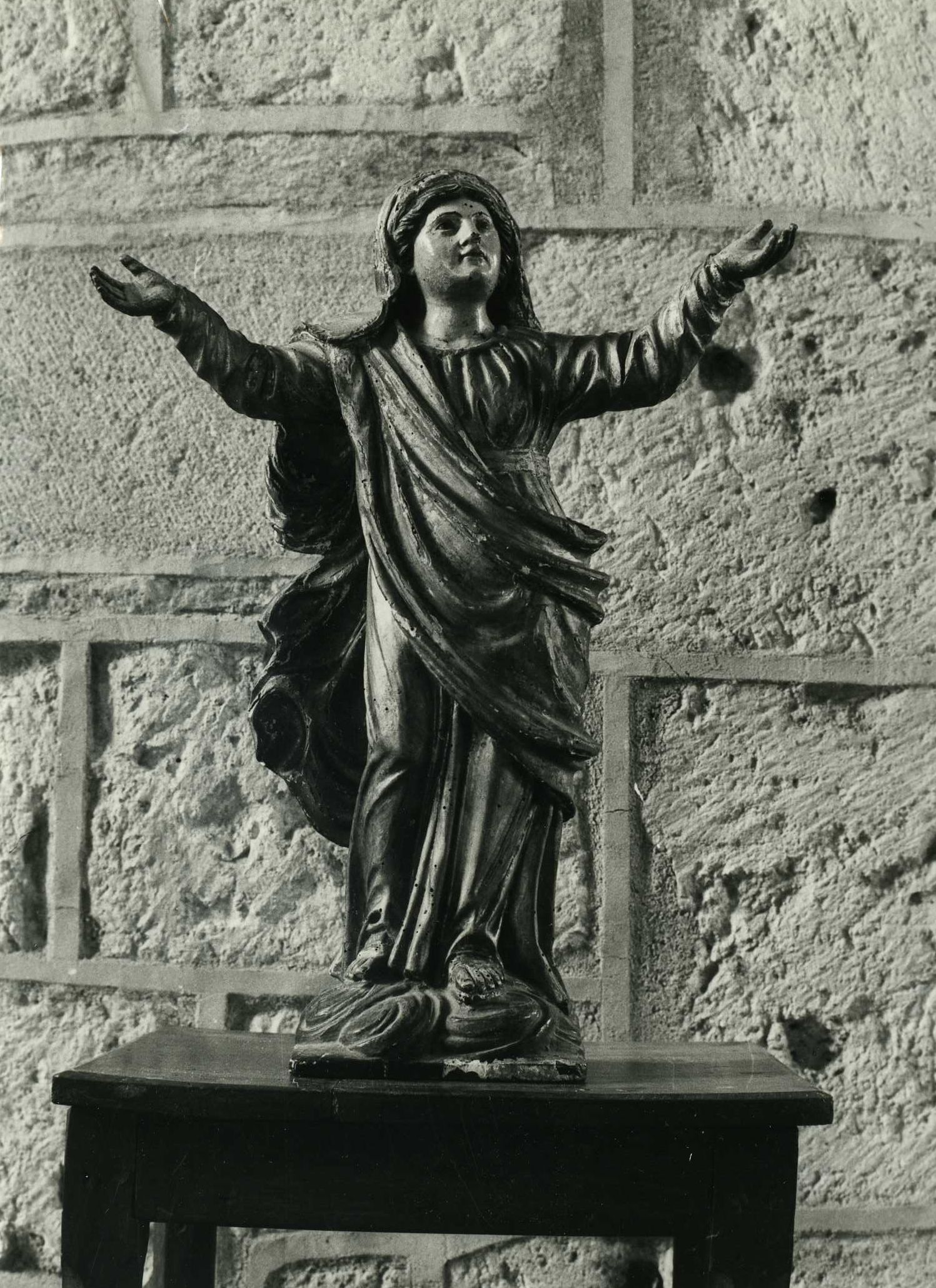 statue (statuette) : Vierge de l'Assomption, vue générale - © Ministère de la Culture (France), Médiathèque du patrimoine et de la photographie, diffusion RMN-GP