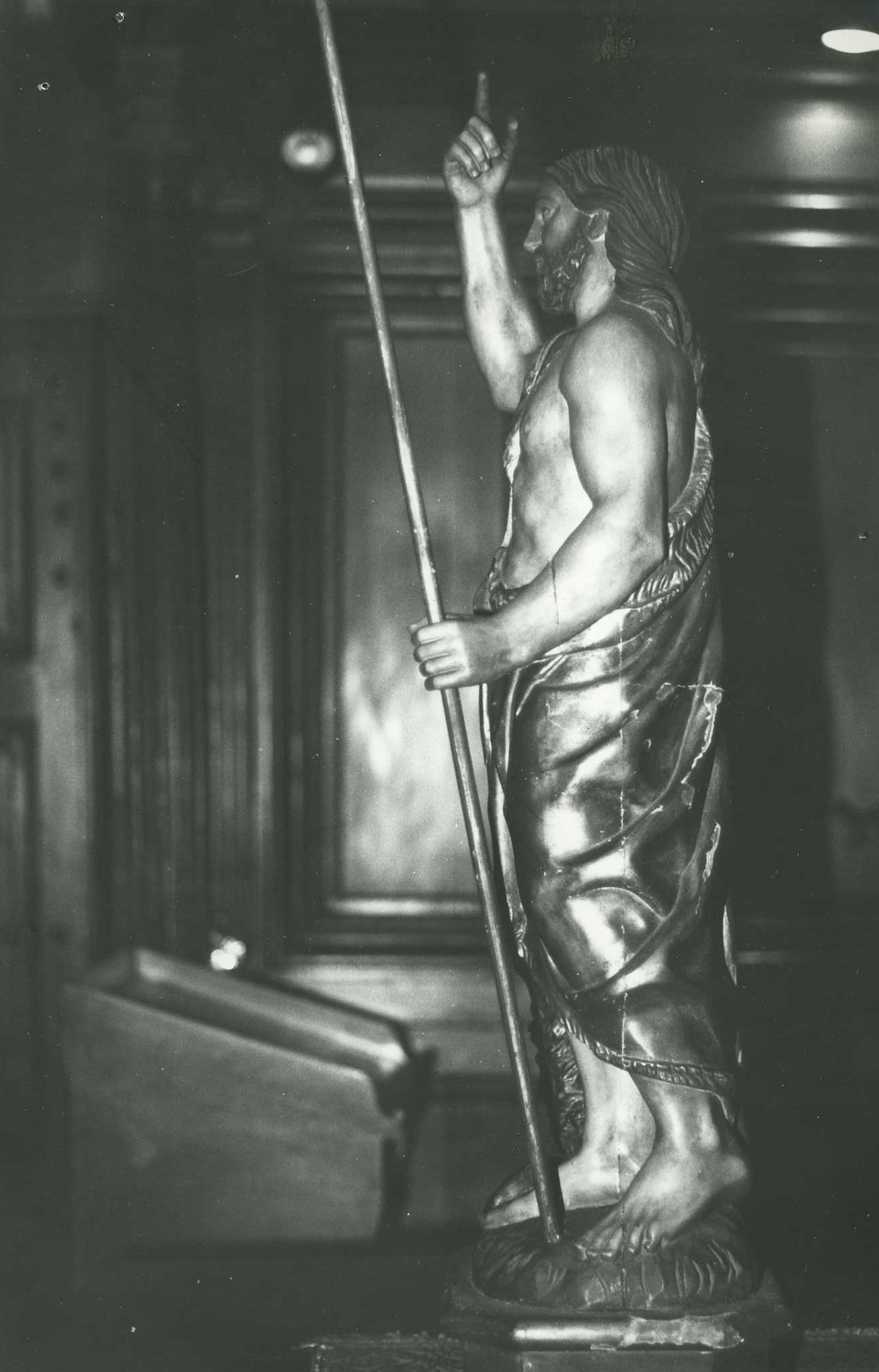 statue : Saint Jean-Baptiste, profil gauche, vue générale