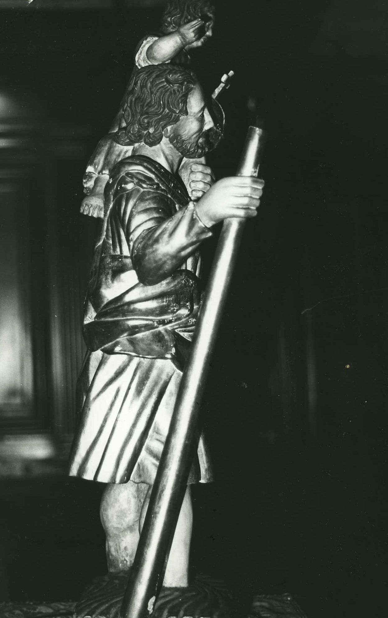 statue : saint Christophe, profil droit, vue générale