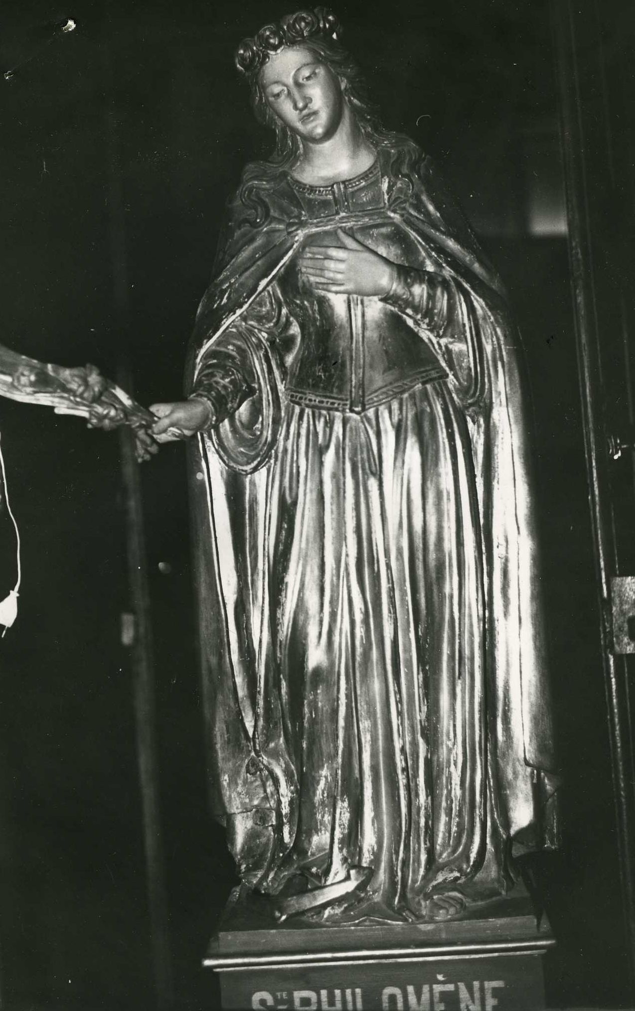 statue : Sainte Philomène, vue générale