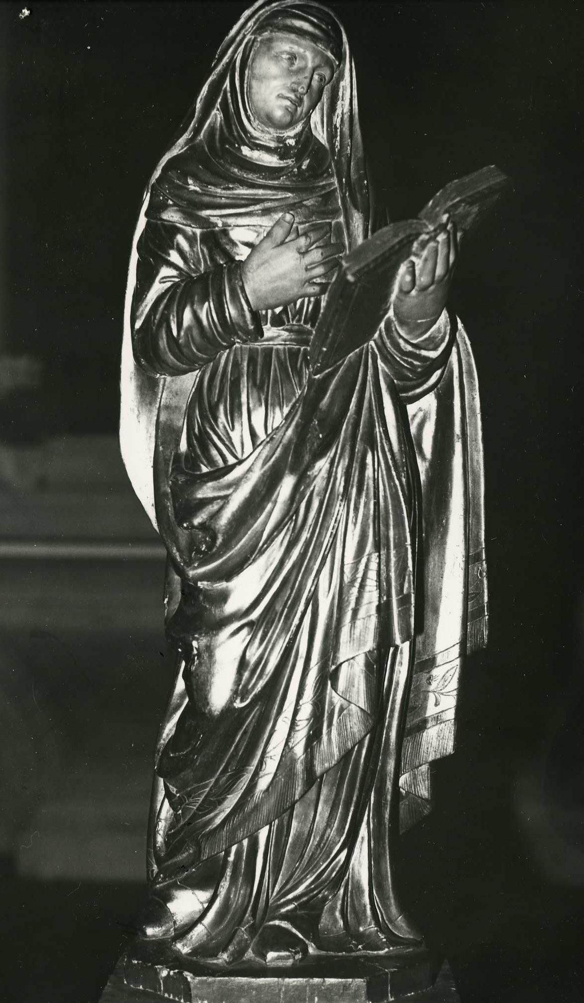 statue : Sainte Anne, vue générale