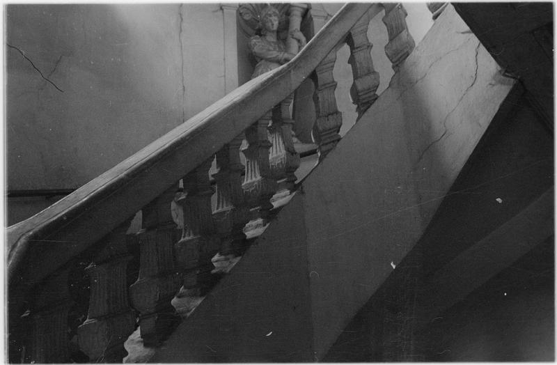 Escalier XVIIème siècle : rampe à balustres