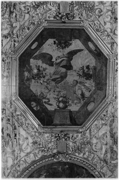 Intérieur baroque : peintures murales du plafond