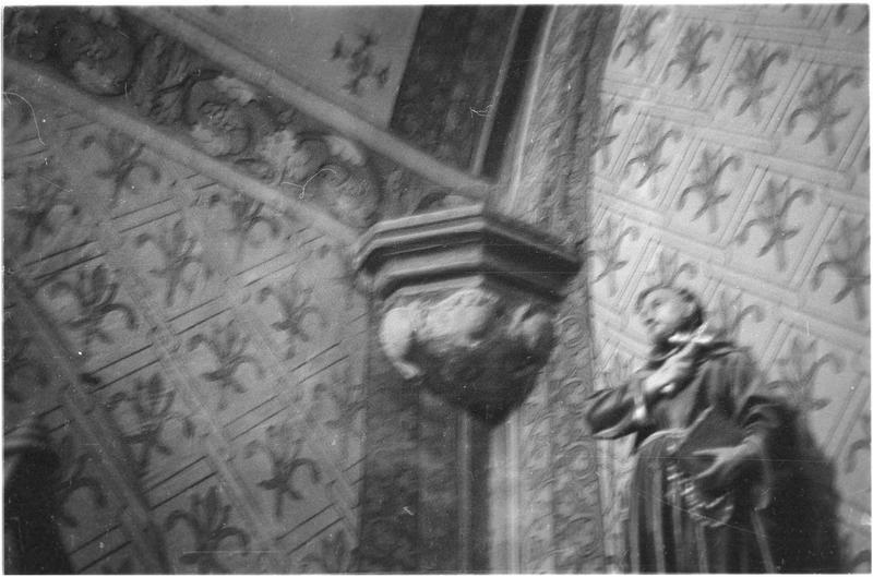 Intérieur : console de chapelle latérale