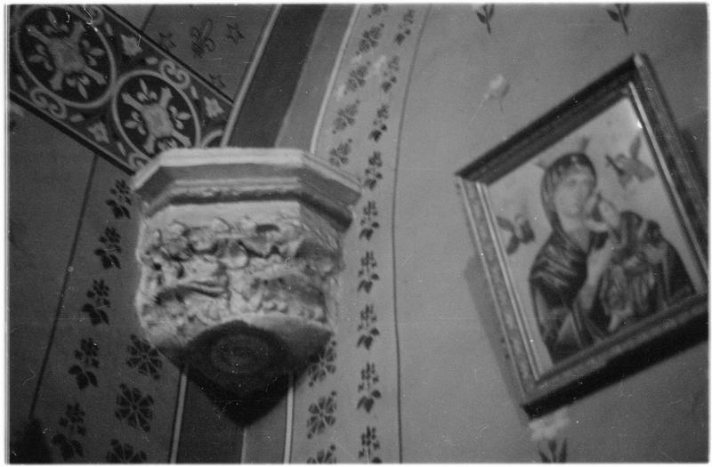 Intérieur : console de chapelle latérale