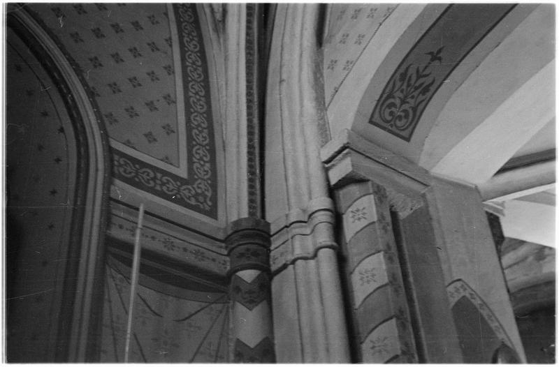 Intérieur : une chapelle latérale
