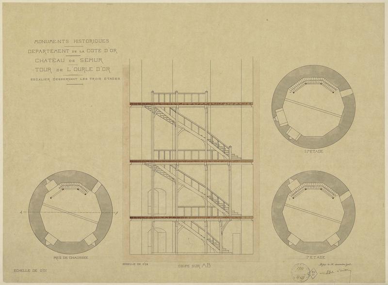 Tour de l'ourlet d'Or : plan des étages, coupe sur l'escalier desservant les niveaux