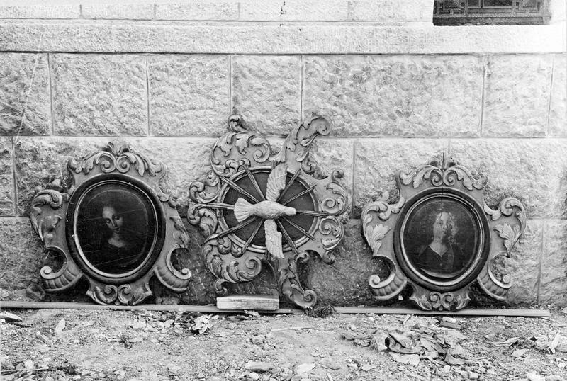 tableaux (2) : portraits non identifiés, vue générale - © Ministère de la Culture (France), Médiathèque du patrimoine et de la photographie (objets mobiliers), tous droits réservés