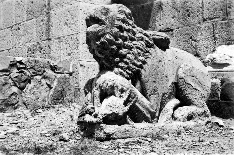 statue : lion, vue générale - © Ministère de la Culture (France), Médiathèque du patrimoine et de la photographie (objets mobiliers), tous droits réservés