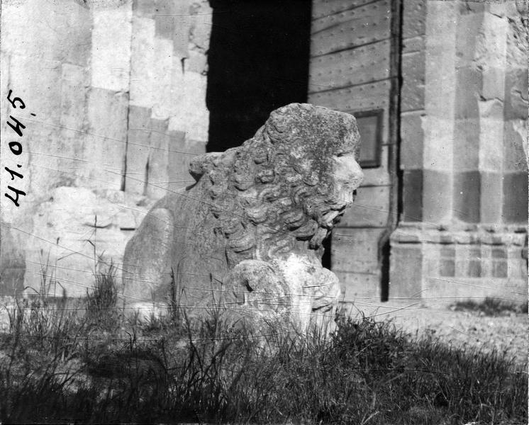 statue : lion, vue générale - © Ministère de la Culture (France), Médiathèque du patrimoine et de la photographie (objets mobiliers), tous droits réservés