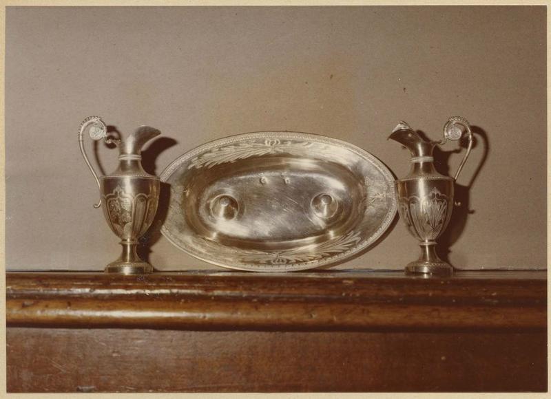 burettes, plateau à burettes - © Ministère de la Culture (France), Médiathèque du patrimoine et de la photographie (objets mobiliers), tous droits réservés