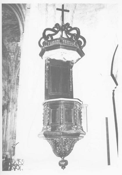 chaire à prêcher (chaire) - © Ministère de la Culture (France), Médiathèque du patrimoine et de la photographie (objets mobiliers), tous droits réservés