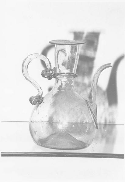 burettes - © Ministère de la Culture (France), Médiathèque du patrimoine et de la photographie (objets mobiliers), tous droits réservés