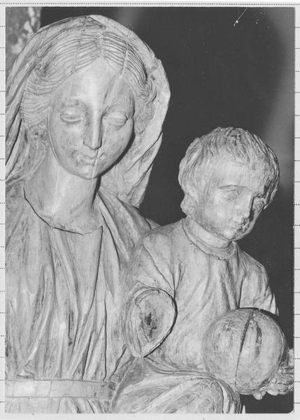 statue : Vierge à l'Enfant
