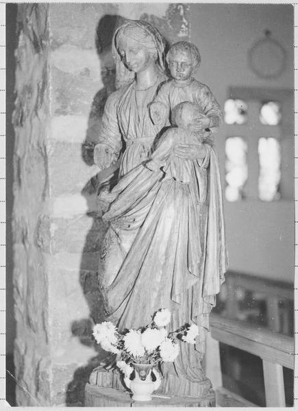 statue : Vierge à l'Enfant