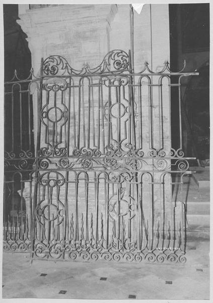 clôture de choeur (grille) - © Ministère de la Culture (France), Médiathèque du patrimoine et de la photographie (objets mobiliers), tous droits réservés