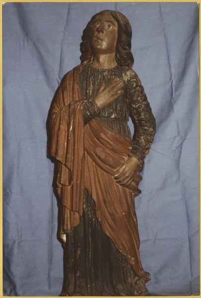 statues : saint Jean