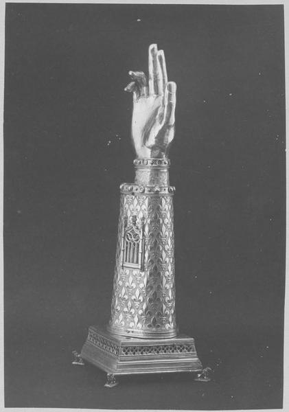 bras-reliquaire de saint Denis