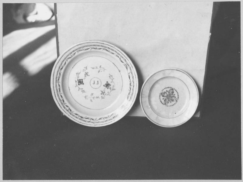 assiette - © Ministère de la Culture (France), Médiathèque du patrimoine et de la photographie (objets mobiliers), tous droits réservés