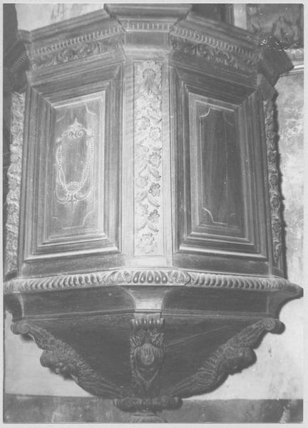 chaire à prêcher, cuve - © Ministère de la Culture (France), Médiathèque du patrimoine et de la photographie (objets mobiliers), tous droits réservés