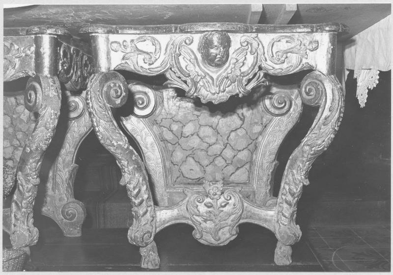 2 consoles - © Ministère de la Culture (France), Médiathèque du patrimoine et de la photographie (objets mobiliers), tous droits réservés