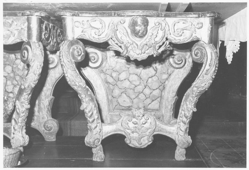 2 consoles - © Ministère de la Culture (France), Médiathèque du patrimoine et de la photographie (objets mobiliers), tous droits réservés