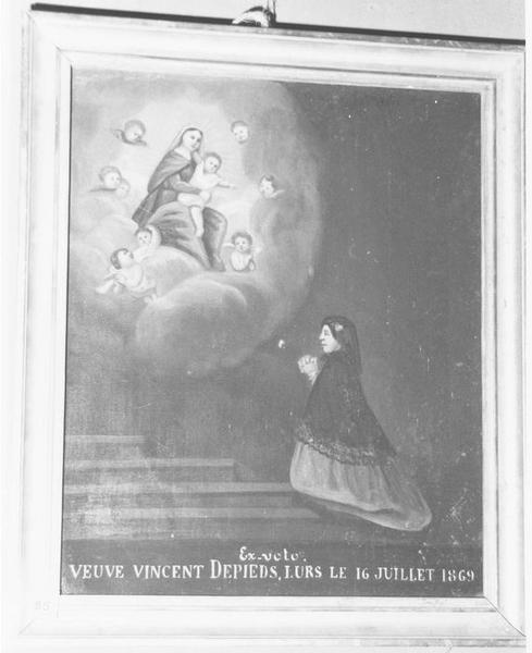 ex-voto : Veuve Vincent  Depieds, Lurs le 16 juillet 1869 : femme en prière devant la Vierge à l'Enfant