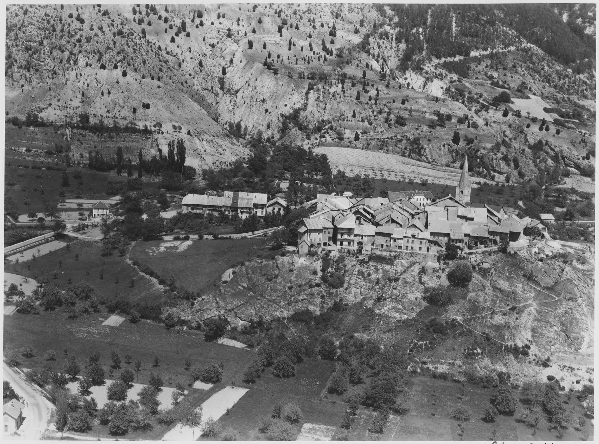 Le village avec l’église