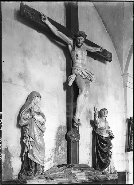 Calvaire : Christ en croix entre la Vierge et saint Jean - © Ministère de la Culture (France), Médiathèque du patrimoine et de la photographie, diffusion RMN-GP