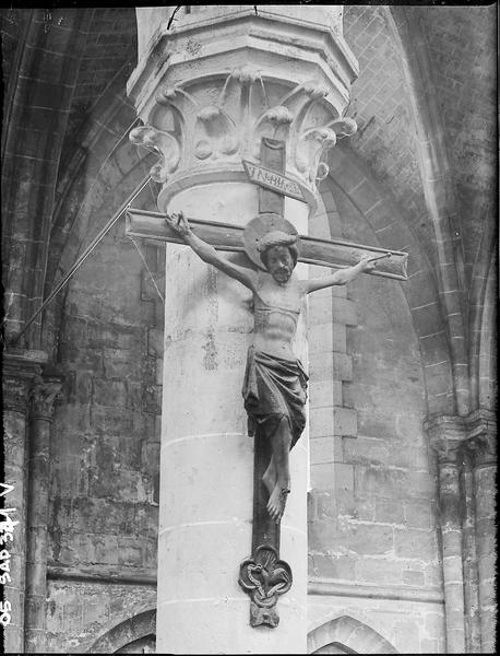 Christ en croix - © Ministère de la Culture (France), Médiathèque du patrimoine et de la photographie, diffusion RMN-GP