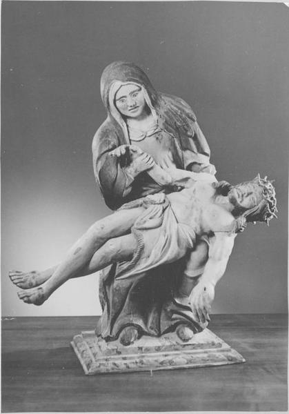 Statue : Vierge de Pitié, vue générale