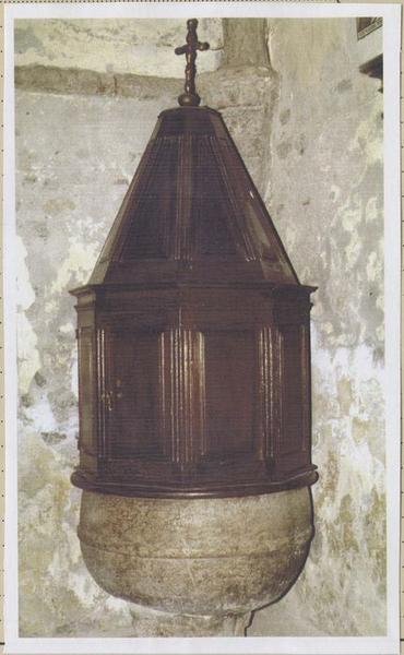fonts baptismaux et leur couvercle, vue générale - © Ministère de la Culture (France), Médiathèque du patrimoine et de la photographie (objets mobiliers), tous droits réservés