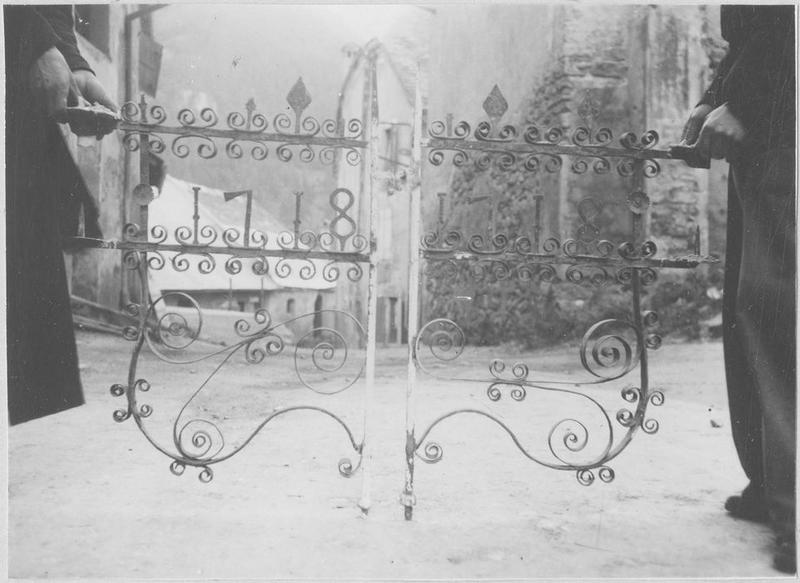 porte-cierges, vue générale - © Ministère de la Culture (France), Médiathèque du patrimoine et de la photographie (objets mobiliers), tous droits réservés