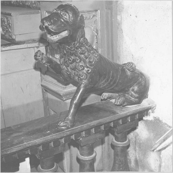 statue : lion assis, vue générale - © Ministère de la Culture (France), Médiathèque du patrimoine et de la photographie (objets mobiliers), tous droits réservés
